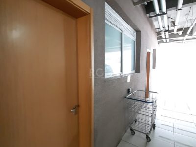 Apartamento à venda com 82m², 3 quartos, 1 suíte, 2 vagas no bairro Santana em Porto Alegre - Foto 33