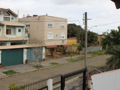 Casa à venda com 180m², 3 quartos, 1 suíte, 2 vagas no bairro Ipanema em Porto Alegre - Foto 36