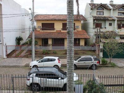 Casa à venda com 180m², 3 quartos, 1 suíte, 2 vagas no bairro Ipanema em Porto Alegre - Foto 35