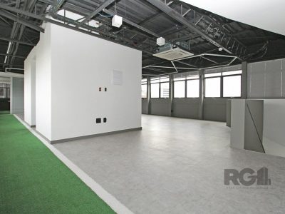 Conjunto/Sala à venda com 171m² no bairro Auxiliadora em Porto Alegre - Foto 11