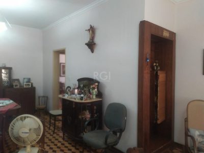 Casa à venda com 300m², 3 quartos, 4 vagas no bairro São João em Porto Alegre - Foto 6