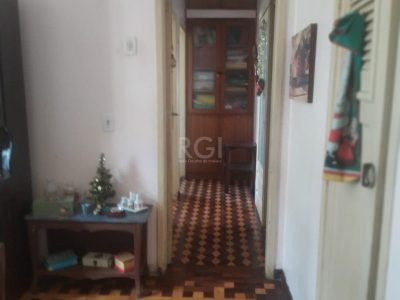 Casa à venda com 300m², 3 quartos, 4 vagas no bairro São João em Porto Alegre - Foto 14