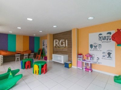 Apartamento à venda com 63m², 3 quartos, 1 suíte, 1 vaga no bairro Jardim Planalto em Porto Alegre - Foto 9