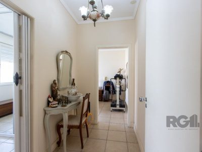 Casa à venda com 226m², 3 quartos, 1 suíte, 3 vagas no bairro Três Figueiras em Porto Alegre - Foto 25