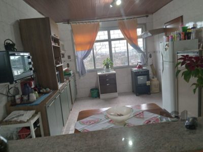 Casa à venda com 117m², 3 quartos, 1 vaga no bairro Partenon em Porto Alegre - Foto 4