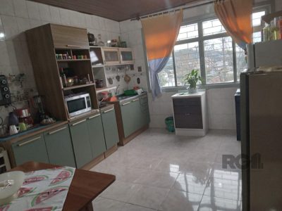 Casa à venda com 117m², 3 quartos, 1 vaga no bairro Partenon em Porto Alegre - Foto 3