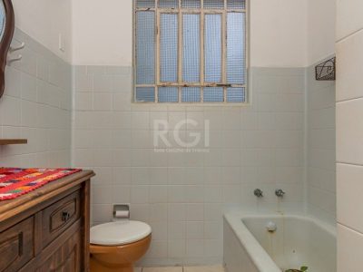 Casa à venda com 166m², 3 quartos, 2 vagas no bairro Petrópolis em Porto Alegre - Foto 15