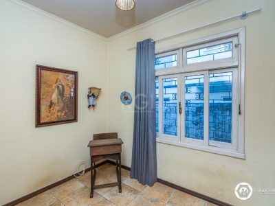 Casa à venda com 166m², 3 quartos, 2 vagas no bairro Petrópolis em Porto Alegre - Foto 17