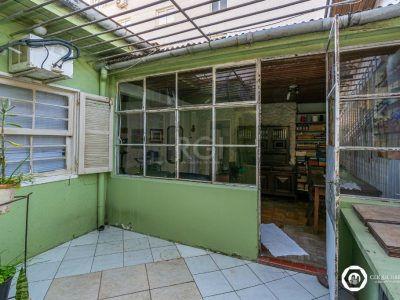 Casa à venda com 166m², 3 quartos, 2 vagas no bairro Petrópolis em Porto Alegre - Foto 31