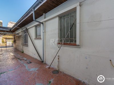 Casa à venda com 166m², 3 quartos, 2 vagas no bairro Petrópolis em Porto Alegre - Foto 47