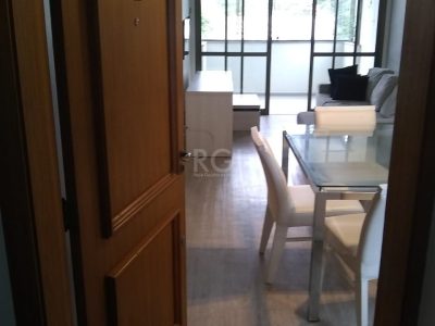 Apartamento à venda com 82m², 2 quartos, 1 suíte, 1 vaga no bairro Partenon em Porto Alegre - Foto 3