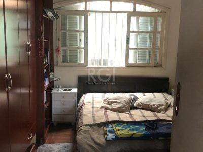 Casa à venda com 200m², 3 quartos, 1 suíte, 9 vagas no bairro Partenon em Porto Alegre - Foto 9