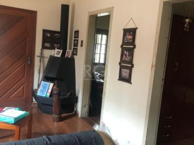 Casa à venda com 200m², 3 quartos, 1 suíte, 9 vagas no bairro Partenon em Porto Alegre - Foto 13