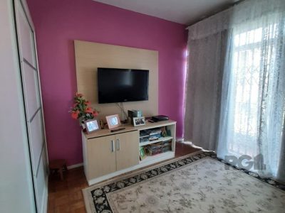 Casa à venda com 256m², 4 quartos, 1 suíte, 2 vagas no bairro Santana em Porto Alegre - Foto 12