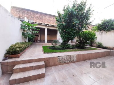 Casa à venda com 256m², 4 quartos, 1 suíte, 2 vagas no bairro Santana em Porto Alegre - Foto 31