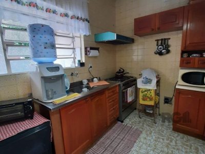 Casa à venda com 256m², 4 quartos, 1 suíte, 2 vagas no bairro Santana em Porto Alegre - Foto 34