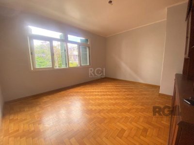 Apartamento à venda com 126m², 3 quartos, 1 vaga no bairro Santana em Porto Alegre - Foto 2