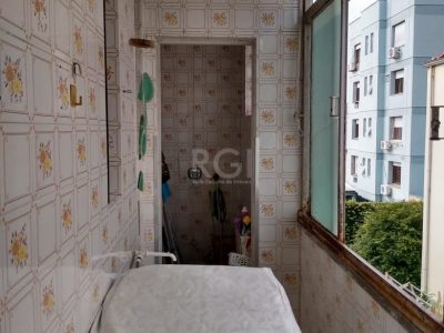 Apartamento à venda com 85m², 2 quartos no bairro Medianeira em Porto Alegre - Foto 16