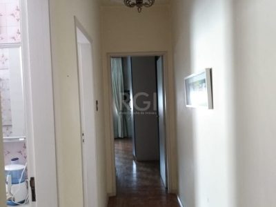 Apartamento à venda com 85m², 2 quartos no bairro Medianeira em Porto Alegre - Foto 8