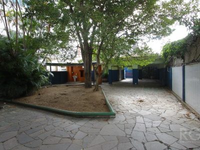 Casa à venda com 400m², 5 quartos, 1 suíte, 4 vagas no bairro Rio Branco em Porto Alegre - Foto 26