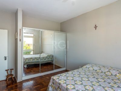 Casa à venda com 500m², 5 quartos, 1 suíte, 5 vagas no bairro Santa Tereza em Porto Alegre - Foto 20