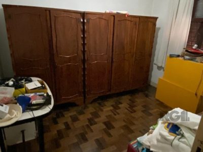 Casa à venda com 186m², 4 quartos, 4 vagas no bairro Medianeira em Porto Alegre - Foto 10