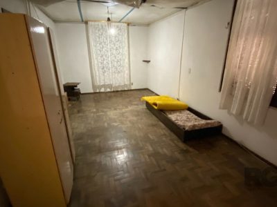 Casa à venda com 186m², 4 quartos, 4 vagas no bairro Medianeira em Porto Alegre - Foto 11