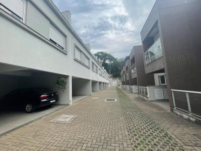 Casa Condominio à venda com 250m², 3 quartos, 3 suítes, 3 vagas no bairro Cristal em Porto Alegre - Foto 2