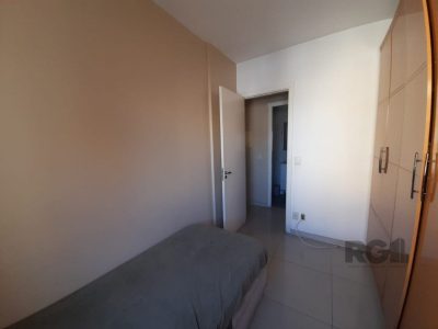 Apartamento à venda com 66m², 3 quartos, 1 suíte, 1 vaga no bairro Partenon em Porto Alegre - Foto 9