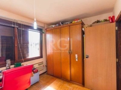 Casa à venda com 396m², 4 quartos, 2 suítes, 6 vagas no bairro Chácara das Pedras em Porto Alegre - Foto 27