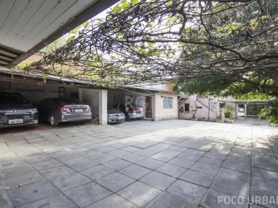 Casa à venda com 1.016m², 4 quartos, 6 vagas no bairro Menino Deus em Porto Alegre - Foto 11