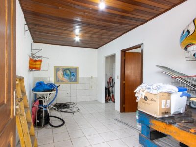 Casa à venda com 342m², 6 quartos, 1 suíte, 8 vagas no bairro Tristeza em Porto Alegre - Foto 38