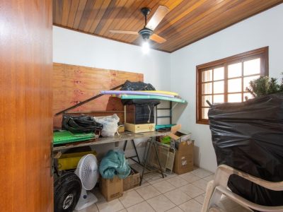 Casa à venda com 342m², 6 quartos, 1 suíte, 8 vagas no bairro Tristeza em Porto Alegre - Foto 39