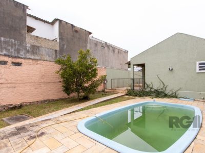 Casa à venda com 342m², 6 quartos, 1 suíte, 8 vagas no bairro Tristeza em Porto Alegre - Foto 45