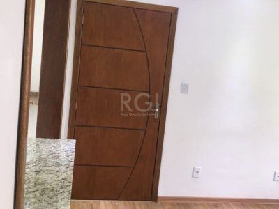 Apartamento à venda com 77m², 3 quartos, 1 vaga no bairro Jardim Lindóia em Porto Alegre - Foto 2