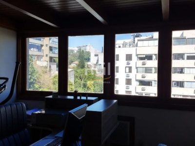 Cobertura à venda com 299m², 3 quartos, 1 suíte, 2 vagas no bairro Higienópolis em Porto Alegre - Foto 4