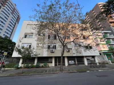 Apartamento à venda com 76m², 2 quartos, 1 suíte, 2 vagas no bairro Menino Deus em Porto Alegre - Foto 2