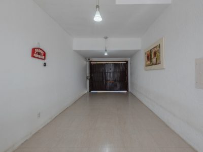 Casa à venda com 273m², 4 quartos, 2 suítes, 2 vagas no bairro Ipanema em Porto Alegre - Foto 26