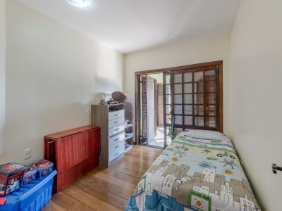 Casa à venda com 273m², 4 quartos, 2 suítes, 2 vagas no bairro Ipanema em Porto Alegre - Foto 18