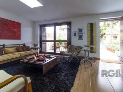 Casa à venda com 149m², 3 quartos, 1 suíte, 2 vagas no bairro Higienópolis em Porto Alegre - Foto 8