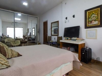 Casa à venda com 149m², 3 quartos, 1 suíte, 2 vagas no bairro Higienópolis em Porto Alegre - Foto 10