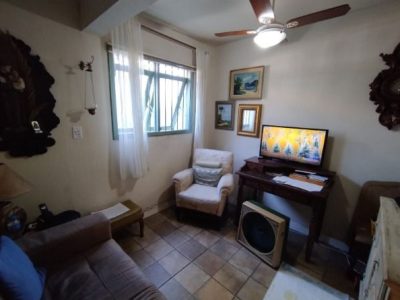 Casa à venda com 358m², 3 quartos, 1 suíte, 4 vagas no bairro Ipanema em Porto Alegre - Foto 13