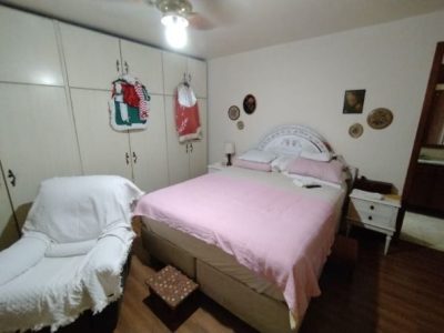 Casa à venda com 358m², 3 quartos, 1 suíte, 4 vagas no bairro Ipanema em Porto Alegre - Foto 20