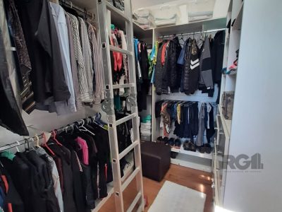 Casa à venda com 220m², 4 quartos, 1 suíte, 4 vagas no bairro Partenon em Porto Alegre - Foto 22