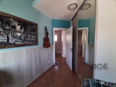 Casa à venda com 220m², 4 quartos, 1 suíte, 4 vagas no bairro Partenon em Porto Alegre - Foto 30