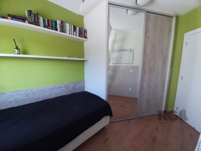 Casa à venda com 220m², 4 quartos, 1 suíte, 4 vagas no bairro Partenon em Porto Alegre - Foto 35