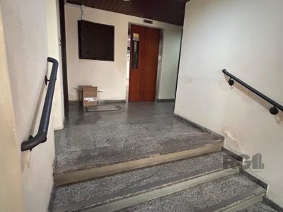 Apartamento à venda com 161m², 3 quartos, 1 suíte, 1 vaga no bairro Menino Deus em Porto Alegre - Foto 4