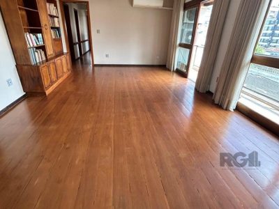 Apartamento à venda com 161m², 3 quartos, 1 suíte, 1 vaga no bairro Menino Deus em Porto Alegre - Foto 7