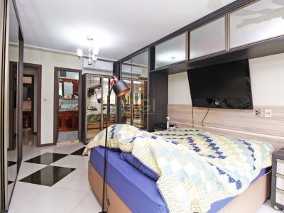 Casa à venda com 464m², 3 quartos, 1 suíte, 3 vagas no bairro Petrópolis em Porto Alegre - Foto 19