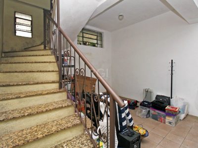 Casa à venda com 464m², 3 quartos, 1 suíte, 3 vagas no bairro Petrópolis em Porto Alegre - Foto 29